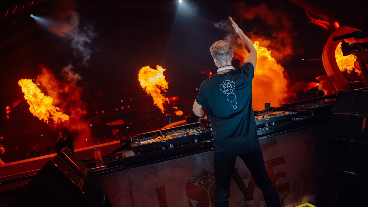 Armin van Buuren: Tomorrowland 2025'te Trance Fırtınası ve Epik Setler!